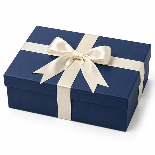 Geschenkbox 30 x 20 x 10 cm aus Karton in Dunkelblau mit Satinband und Schleife